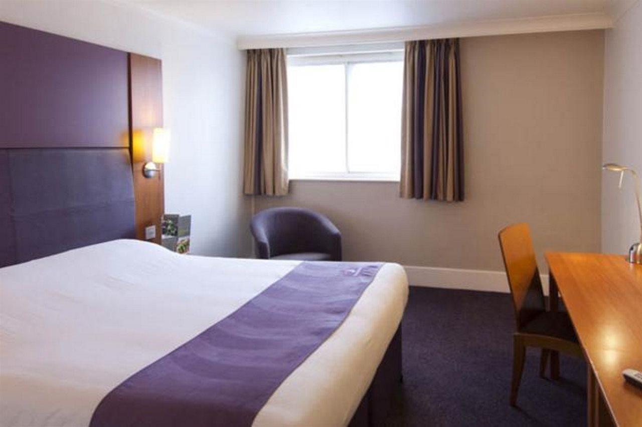 Premier Inn Bristol South Eksteriør billede