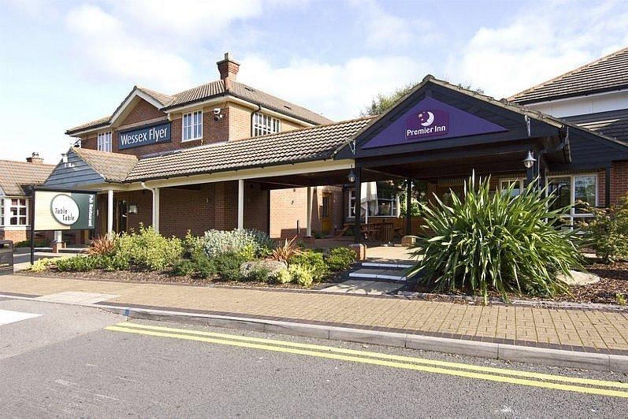 Premier Inn Bristol South Eksteriør billede