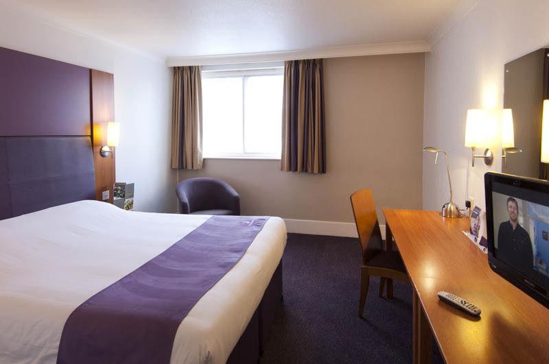 Premier Inn Bristol South Eksteriør billede